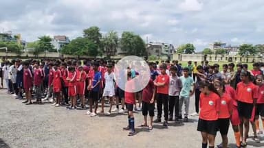 बीना: उत्कर्ष विद्यालय क्रमांक 1 में संभागीय खेल प्रतियोगिता का आयोजन, फुटबॉल, कुश्ती और कराते के खिलाड़ियों ने लिया भाग