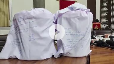 ਅੰਮ੍ਰਿਤਸਰ 2: ਅੰਮ੍ਰਿਤਸਰ ਪੁਲਿਸ ਲਾਈਨ ਦੇ ਵਿੱਚ ਅੰਮ੍ਰਿਤਸਰ ਪੁਲਿਸ ਕਮਿਸ਼ਨਰ ਵੱਲੋਂ ਕੀਤੀ ਗਈ ਪ੍ਰੈਸ ਵਾਰਤਾ ਪੰਜ ਨੌਜਵਾਨਾਂ ਨੂੰ ਕੀਤਾ ਗ੍ਰਿਫਤਾਰ