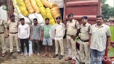 दुर्ग: अंतरराज्यीय गांजा तस्कर गिरोह का भंडाफोड़, 60 लाख के गांजा के साथ पुलिस ने कुम्हारी टोल प्लाजा से 3 आरोपियों को गिरफ्तार किया