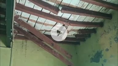 थानेसर: लगातार बारिश से पिहोवा के ककराला गांव में गिरी मकान की छत, दीवारों में आई दरार, मकान मालिक ने सरकार से लगाई गुहार