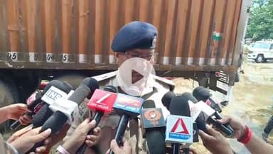 दुर्ग: दुर्ग पुलिस की नशे के विरुद्ध कार्रवाई में गिरफ्तार आरोपी, जानकारी दी दुर्ग एडिशनल एसपी सुखनंदन राठौर ने