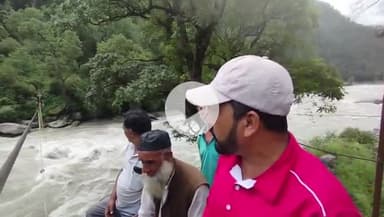 चिन्यालीसौड़: ट्रॉली का संतुलन बिगड़ने से किशोरी नदी में गिरकर तेज धारा में बह गई, अभी तक नहीं चल पाया किशोरी का पता