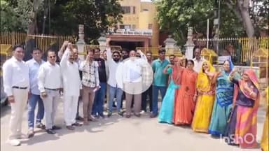 भीलवाड़ा: प्रस्तावित 100 फीट रोड को निरस्त करने की मांग को लेकर स्थानीय निवासियों ने कलेक्ट्रेट पर किया प्रदर्शन
#jansamasya