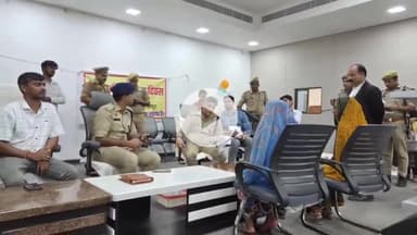 जौनपुर: समाधान दिवस पर फरियादियों की समस्याएं सुनी गईं