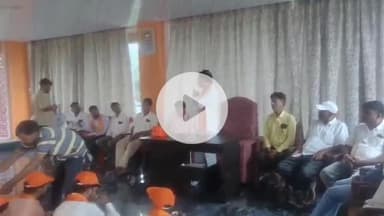 अक्कलकुवा: अक्कलकुवा तालुक्यात काँग्रेसला खिंडार शेकडो कार्यकर्ताचा आमदार आमश्या पाडवी यांचा उपस्थितीत आमदार कार्यालय येथे प्रवेश