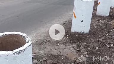 धरमपुरी: बाईपास चौराहे के पास हादसों को रोकने के लिए सड़क किनारे लगाए गए पिल्लर, कच्ची सड़क होने से होते थे हादसे