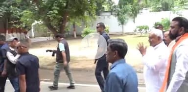 पटना ग्रामीण: सीएम नीतीश कुमार ने एक अणे मार्ग से 80 पिंक बसों का किया लोकार्पण, इन बसों में सिर्फ महिलाएं ही कर सकती हैं यात्रा