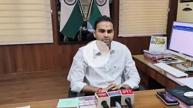 मंझनपुर: बाइक पर ले जाई जा रही लाश मामले पर डीएम ने मंझनपुर में कहा, जांच के बाद लेंगे अंतिम फैसला कि कौन है इसका जिम्मेदार