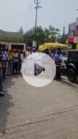 पूरनपुर: ब्लॉक रोड सिंह सभा गुरुद्वारा से पंजाब के बाढ़ पीड़ितों के लिए राहत सामग्री रवाना हुई