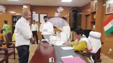 गुमला: जन शिकायत निवारण दिवस पर डीसी ने मौके पर ही कई मामलों का किया समाधान