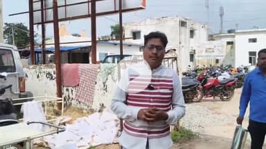 लोहरदगा: लोहरदगा सदर अस्पताल में लापरवाही से हजारों मच्छरदानी खराब, मलेरिया विभाग पर होनी चाहिए कार्रवाई