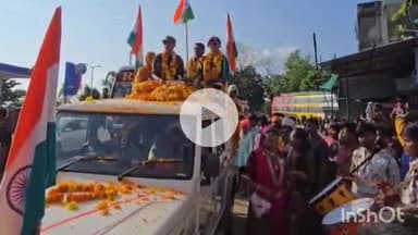 गंधवानी: पैराकमांडो बनने के बाद राहुल के टांडा आगमन पर नगर वासियों ने किया स्वागत, खुली जीप में निकाला जुलूस