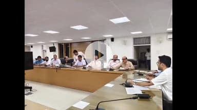 मंझनपुर: मंझनपुर कलेक्ट्रेट में जिलाधिकारी ने रोगी कल्याण समिति की बैठक की