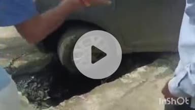 बुदनी: बुदनी नगर परिषद की लापरवाही: सड़कों पर खुले चैंबर बन रहे दुर्घटना का कारण