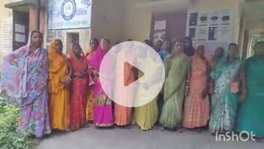 शंभूगंज: खपड़ा गांव में 10 दिन से बिजली नहीं रहने पर महिलाओं का फूटा गुस्सा, विद्युत कार्यालय का घेराव कर किया प्रदर्शन