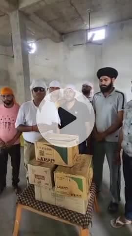 बीसलपुर: पंजाब में बाढ़ पीड़ितों की मदद के लिए बिलसंडा कस्बे के लोगों ने भेजी दवाइयां और राशन की खेप