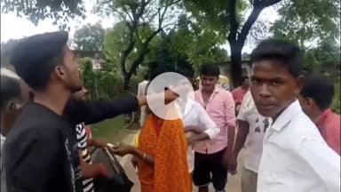 अजयगढ़: सेल्समैन ने गरीबों के निवाले पर किया कब्जा, एक माह का राशन देकर तीन माह की पर्ची काट रहा, तौल में भी गड़बड़ी