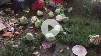 ଜଟଣୀ: ରାମଚନ୍ଦ୍ରପୁର ବଜାରରେ ପରିବା ଦୋକାନ ଉପରକୁ ଚଢ଼ିଗଲା କାର