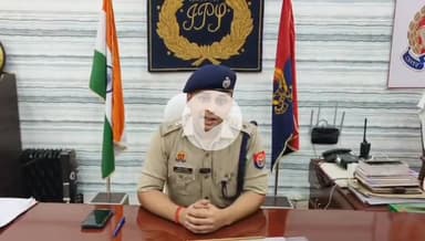 भदोही: भदोही में पुलिस मुठभेड़ में ₹25 हजार का इनामी अपराधी गिरफ्तार, एसपी अभिमन्यु मांगलिक ने दी जानकारी