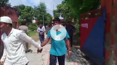 ਅੰਮ੍ਰਿਤਸਰ 2: ਭਾਰਤ ਸਰਕਾਰ ਵੱਲੋਂ  67 ਪਾਕਿਸਤਾਨੀ ਕੈਦੀਆਂ ਨੂੰ ਕੀਤਾ ਗਿਆ ਰਿਹਾ ਅਟਾਰੀ ਰਸਤਿਓ ਜਾਣਗੇ ਪਾਕਿਸਤਾਨ