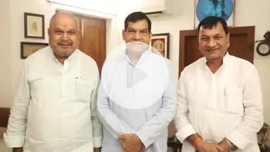 गोंडा: नगर विकास और ऊर्जा मंत्री एके शर्मा के लखनऊ आवास पर बीजेपी एमएलए प्रेम नारायण पांडे और प्रभात वर्मा ने की मुलाकात