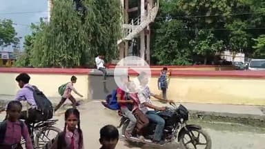 मंझनपुर: मंझनपुर तहसील के अंदर से बाजार आने वाले रास्ते का बंद होना बना लोगों के आक्रोश का कारण