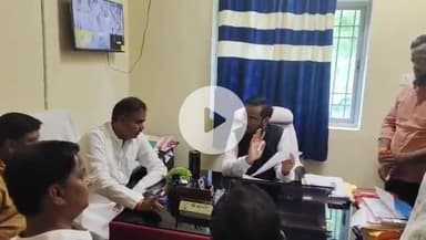 रफीगंज: रफीगंज के ठेकही गांव में तालाब में डूबने से मां समेत तीन की हुई मौत, परिजनों को दिया गया मुआवजा का चेक