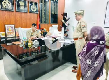 रामपुर: पुलिस अधीक्षक विद्यासागर मिश्र ने पुलिस कार्यालय में 150 से अधिक फरियादियों की फरियाद पर की सुनवाई