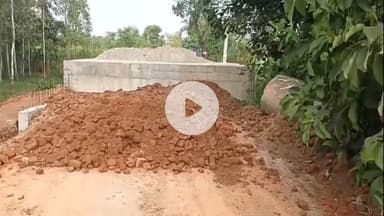 बर्रामऊ पुलिया पर शुरू हुआ मिट्टी भराव जल्द शुरू होगा आवागमन केंद्रीय राज्यमंत्री के निर्देश पर शुरु हुआ कार्य।