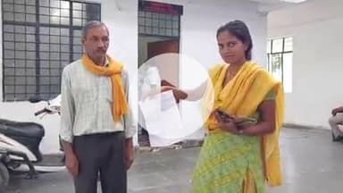 सिराथू: एसडीएम कार्यालय सिराथू में शिकायत करने आई युवती ने बताया- दबंग ने सरकारी जमीन और उनके पुश्तैनी पेड़ पर कर लिया कब्जा