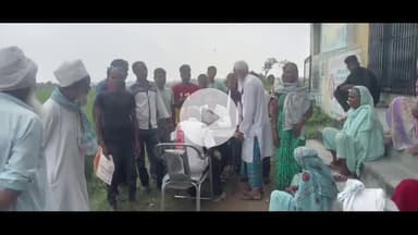 लोहरदगा: हिसरी में मुखिया रवि उरांव की अध्यक्षता में ग्राम सभा की बैठक, पशुपालन को लेकर किया गया जागरूक