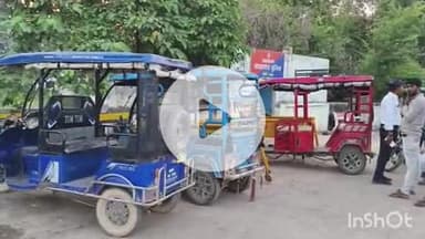 डबरा सिटी पुलिस ने बिना नंबर प्लेट वाली 50 मोटरसाइकिलें पकड़ीं, तीन ई-रिक्शा भी ज़ब्त