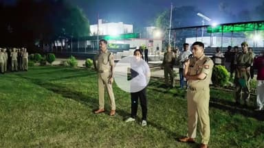 रामपुर: बुधवार को पुलिस लाइन में पुलिस अधीक्षक विद्यासागर मिश्र ने महिला पुलिस प्रशिक्षुओं को दिए निर्देश