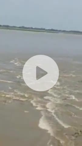 नरवल: नरवल तहसील के कटोरी क्षेत्र में बाढ़ के पानी से जलमग्न, लोगों को अपने घर छोड़ने पड़ रहे हैं