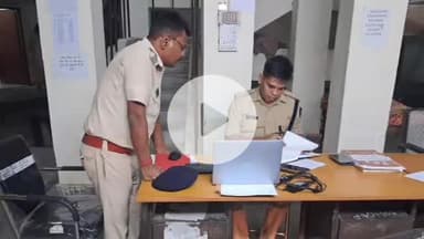 परिहार: परिहार, बथनाहा और बेला थाना के पुलिस उपाधीक्षक ने मध्य रात्रि में किया औचक निरीक्षण