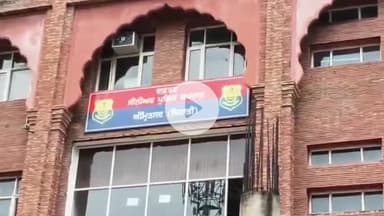 ਅੰਮ੍ਰਿਤਸਰ 2: ਪਿੰਡ ਘਰਿੰਡਾ ‘ਚ ਮੰਦ ਬੁੱਧੀ ਕੁੜੀ ਨੂੰ ਨੌਜਵਾਨ ਫਸਲਾ ਕੇ ਲੈ ਗਏ, ਪਰਿਵਾਰ ਨੇ SSP ਦਿਹਾਤੀ ਨੂੰ ਦਿੱਤਾ ਮੰਗ ਪੱਤਰ