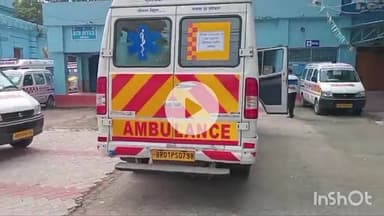 मुंगेर: बिहार राज्य 102 एंबुलेंस कर्मचारी संघ की हड़ताल, सदर अस्पताल परिसर में धरना प्रदर्शन