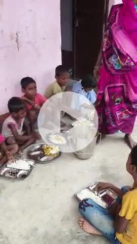 Chhati Madhya Vidyalay dopahar ka bhojan
