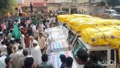 चूरू: चूरू में सर्व समाज पीथीसर ने पंजाब पीड़ितों के लिए 5 पिकअप में सामग्री रवाना की