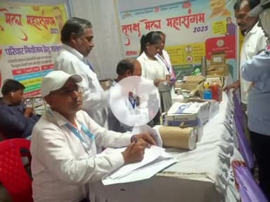 गया टाउन सीडी ब्लॉक: पितृपक्ष मेला में लगे स्वास्थ्य शिविर का आशा समन्वयक मनोज कुमार ने किया निरीक्षण