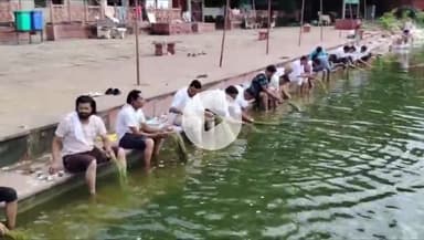 सागर नगर: सागर के चकराघाट पर पितरों को तर्पण करने बड़ी संख्या में पहुंचे लोग, पंडित दिनेश नारायण दुबे ने बताया महत्व