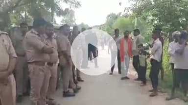 करछना: गढ़वा गांव में मृतक छात्र का शव घर पहुंचते ही परिजनों में मचा कोहराम, पुलिस बल तैनात