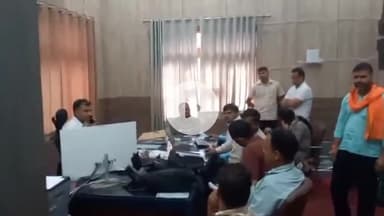 धौलपुर: एसीबी की टीम ने नगर परिषद कमिश्नर सहित 5 लोगों को रिश्वत लेते हुए पकड़ा