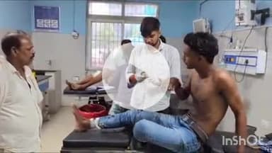 आरा: हाटपोखर गांव के समीप अनियंत्रित ट्रक ने चलती बस में पीछे से टक्कर मारी, दो दर्जन लोग हुए जख्मी