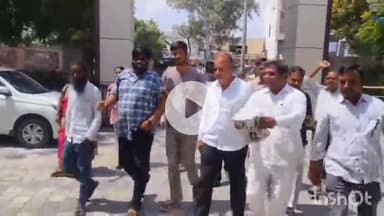 भीलवाड़ा: अनदेखी और अव्यवस्थाओं के खिलाफ शहर की निजी कॉलोनीवासियों का गुस्सा, न्यास में डमरू और मंजीरे बजाकर किया विरोध प्रदर्शन