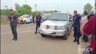 जगदलपुर: मुख्यमंत्री विष्णु देव साय ने ग्राम आड़ावाल में दिव्यांगजनों को सहायक उपकरण और शिक्षा साथी किट वितरित किए