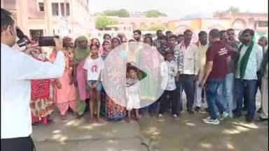 फिरोज़ाबाद: शिकोहाबाद में दबंगों का आतंक, 150 साल पुराने घर से बेघर होने की कगार पर परिवार, डीएम कार्यालय को दिया ज्ञापन