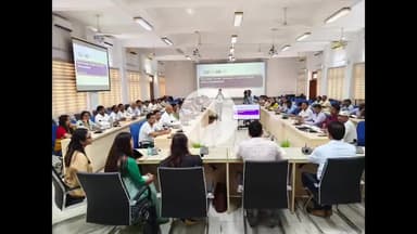 मंझनपुर: मंझनपुर कलेक्ट्रेट में व्यवहार परिवर्तन पर विशेष कार्यशाला, नोडल अधिकारियों को दी गई प्रशिक्षण की जानकारी