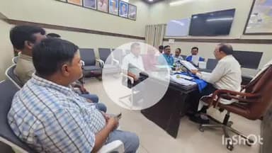 बलरामपुर: स्वास्थ्य नारी सशक्त परिवार अभियान की तैयारियों को लेकर सीएमओ डॉक्टर मुकेश कुमार रस्तोगी ने कार्यालय में की बैठक