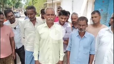 केंद्रीय राज्यमंत्री के आगमन पर ग्रामीणों के बीच पहुंचे  देवस्वरूप पटेल पुरैना टियूलिया में की स्वागत की तैयारी।